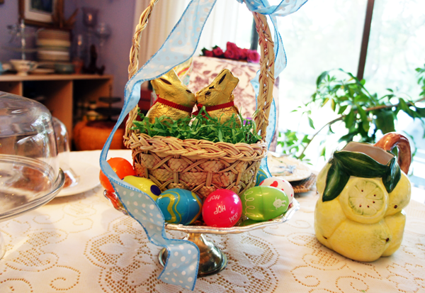 Easter centerpiece Lindt bunnies